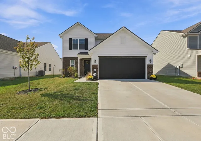 Photo 2 of Single family home for sale at 1482 Littleleaf Dr, Sheridan, IN 46069 | MLS# 22131306 | Listing updated on 2026-10-27