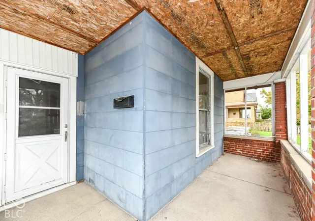 Photo 3 of Sale Pending at 226 N Walcott St, Indianapolis, IN 46201 | MLS# 22131315 | Listing updated on 2026-10-27