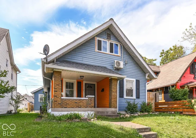 Photo 2 of Single family home for sale at 1118 N Ewing St, Indianapolis, IN 46201 | MLS# 22131317 | Listing updated on 2026-10-15