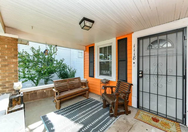 Photo 3 of Single family home for sale at 1118 N Ewing St, Indianapolis, IN 46201 | MLS# 22131317 | Listing updated on 2026-10-15