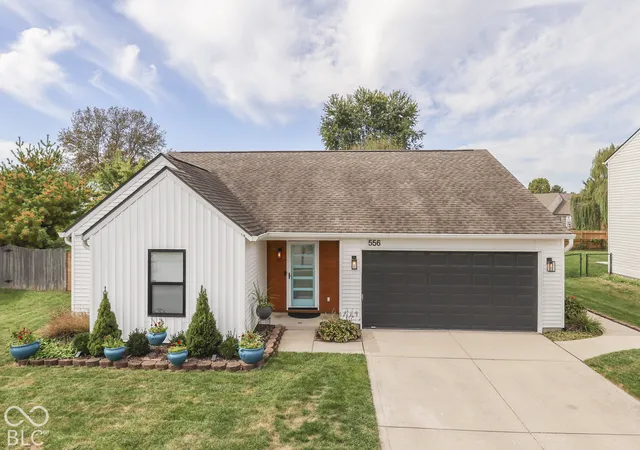 Photo 3 of Sale Pending at 556 Hannah Pl, Franklin, IN 46131 | MLS# 22131328 | Listing updated on 2026-10-22