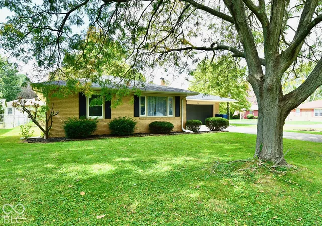 Photo 3 of Single family home for sale at 4707 Mac Dr, Anderson, IN 46013 | MLS# 22131333 | Listing updated on 2026-10-13
