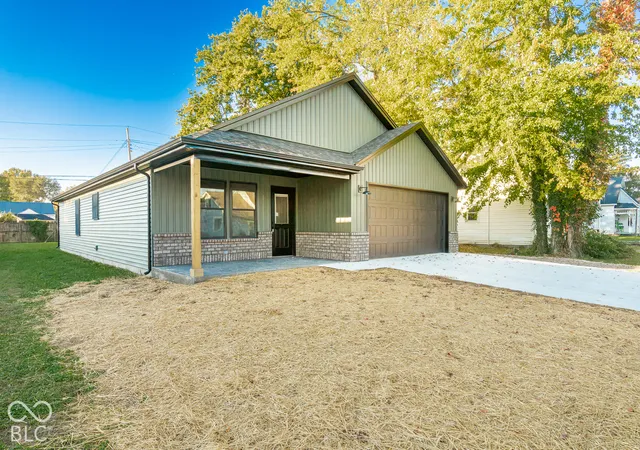 Single family home for sale at 659 W Cherry St, Scottsburg, IN 47170 | MLS# 22131336