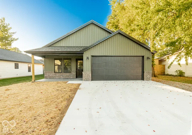 Photo 1 of Single family home for sale at 659 W Cherry St, Scottsburg, IN 47170 | MLS# 22131336 | Listing updated on 2026-10-14