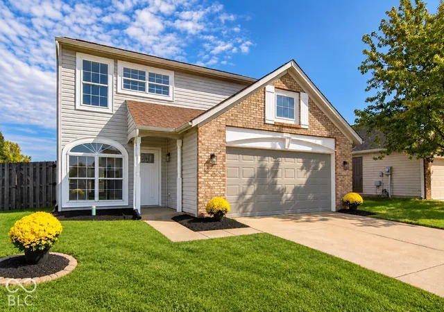 Photo 2 of Single family home for sale at 4321 Strawflower Dr, Indianapolis, IN 46203 | MLS# 22131338 | Listing updated on 2026-10-13