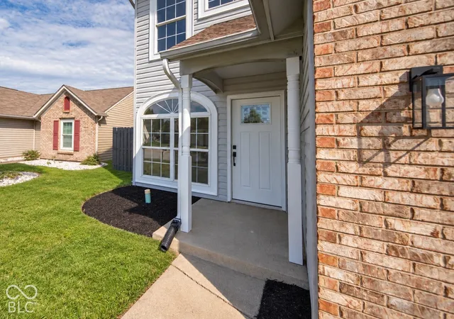 Photo 3 of Single family home for sale at 4321 Strawflower Dr, Indianapolis, IN 46203 | MLS# 22131338 | Listing updated on 2026-10-13