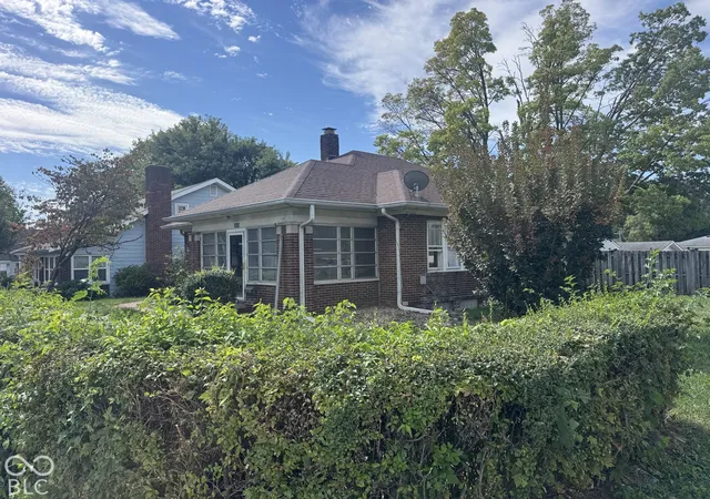 Photo 3 of Single family home for sale at 2804 S Illinois St, Indianapolis, IN 46225 | MLS# 22131354 | Listing updated on 2026-10-27