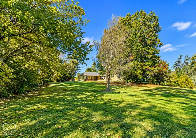 Photo 1 of Single family home for sale at 1802 Heather Ct, Indianapolis, IN 46229 | MLS# 22131358 | Listing updated on 2026-10-15