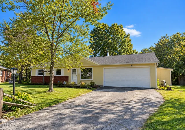 Photo 2 of Single family home for sale at 1802 Heather Ct, Indianapolis, IN 46229 | MLS# 22131358 | Listing updated on 2026-10-15