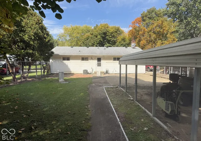 Photo 2 of Single family home for sale at 5341 White River St, Greenwood, IN 46143 | MLS# 22131366 | Listing updated on 2026-10-15