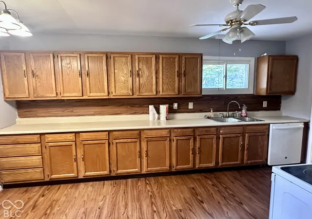 Photo 4 of Single family home for sale at 5341 White River St, Greenwood, IN 46143 | MLS# 22131366 | Listing updated on 2026-10-15