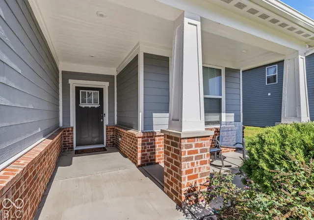 Photo 2 of Single family home for sale at 8672 Dutch Elm Way, Brownsburg, IN 46112 | MLS# 22131368 | Listing updated on 2026-10-28