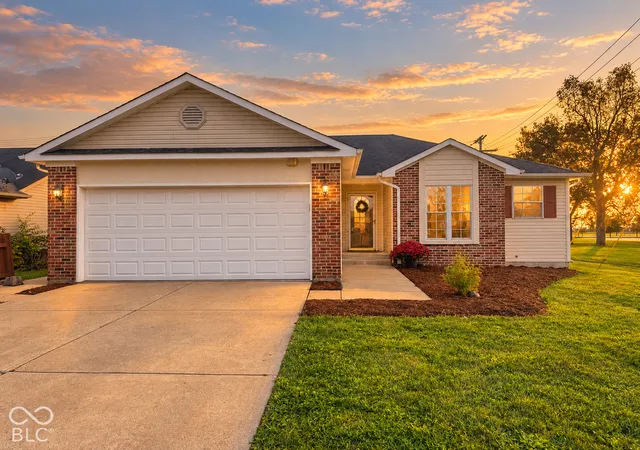 Single family home for sale at 2121 Winfield Park Dr, Greenfield, IN 46140 | MLS# 22131373