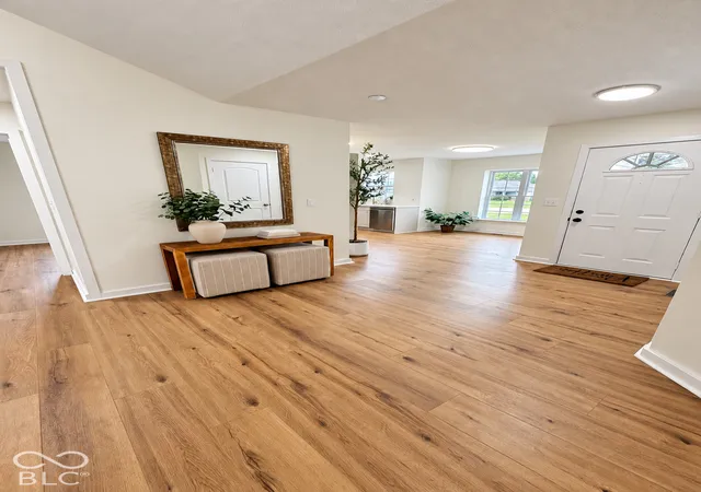 Photo 3 of Single family home for sale at 2121 Winfield Park Dr, Greenfield, IN 46140 | MLS# 22131373 | Listing updated on 2026-10-29