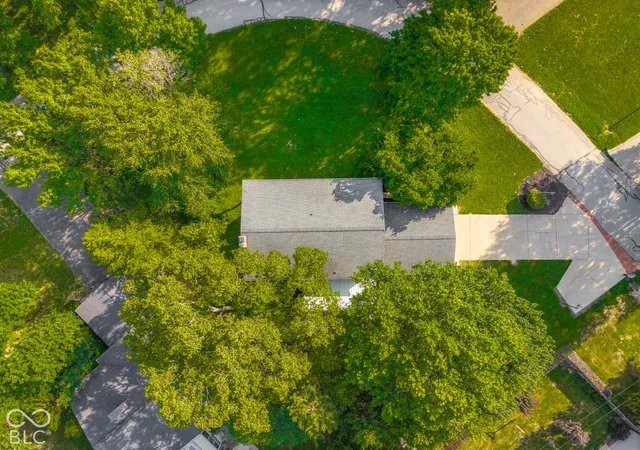 Photo 2 of Single family home for sale at 9231 N Cherry Hills Dr, Columbus, IN 47201 | MLS# 22131385 | Listing updated on 2026-10-24