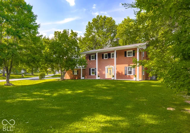Photo 3 of Single family home for sale at 9231 N Cherry Hills Dr, Columbus, IN 47201 | MLS# 22131385 | Listing updated on 2026-10-24