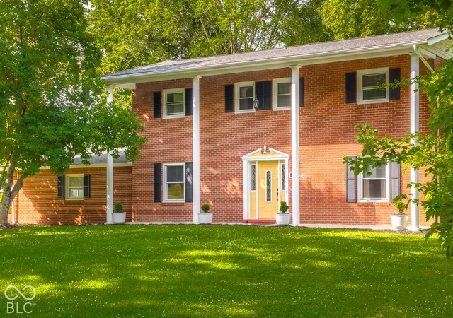 Photo 4 of Single family home for sale at 9231 N Cherry Hills Dr, Columbus, IN 47201 | MLS# 22131385 | Listing updated on 2026-10-24