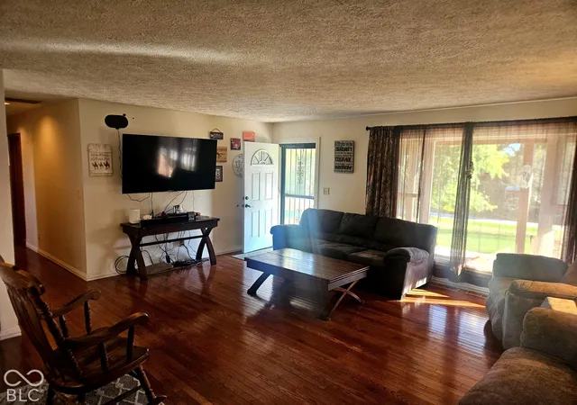 Photo 3 of Single family home for sale at 1710 Lincoln Hl Rd, Martinsville, IN 46151 | MLS# 22131386 | Listing updated on 2026-10-19