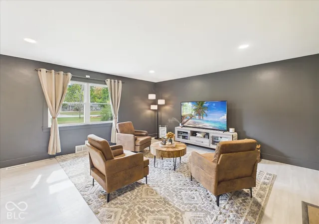 Photo 4 of Single family home for sale at 1048 Kessler Blvd W Dr, Indianapolis, IN 46228 | MLS# 22131391 | Listing updated on 2026-10-16
