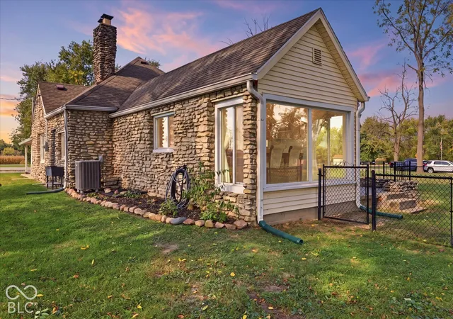 Photo 3 of Sale Pending at 4996 N 50 East, Shelbyville, IN 46176 | MLS# 22131392 | Listing updated on 2026-10-19