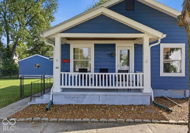 Photo 3 of Single family home for sale at 315 W Pennsylvania St, Shelbyville, IN 46176 | MLS# 22131394 | Listing updated on 2026-10-26