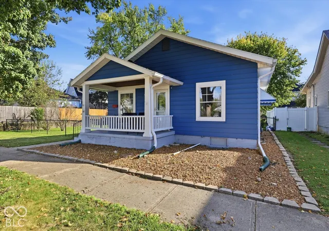 Single family home for sale at 315 W Pennsylvania St, Shelbyville, IN 46176 | MLS# 22131394