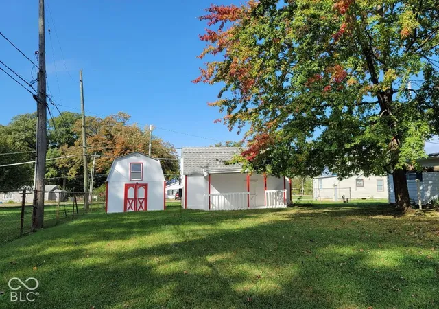 Photo 2 of Single family home for sale at 1735 Lower Huntington Rd, Fort Wayne, IN 46819 | MLS# 22131413 | Listing updated on 2026-10-16