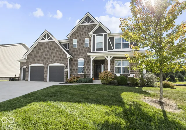 Photo 2 of Single family home for sale at 6019 Phillips Dr, Brownsburg, IN 46112 | MLS# 22131424 | Listing updated on 2026-10-20