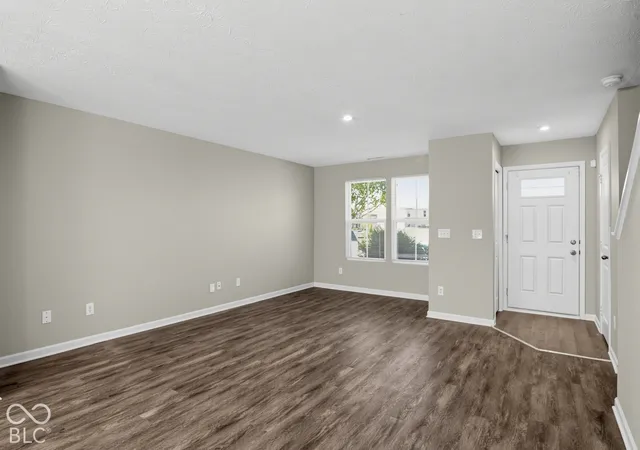 Photo 2 of Single family home for sale at 2729 Pointe Harbor Dr, Indianapolis, IN 46229 | MLS# 22131426 | Listing updated on 2026-10-24