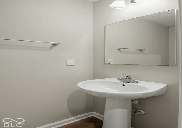 Photo 4 of Single family home for sale at 2729 Pointe Harbor Dr, Indianapolis, IN 46229 | MLS# 22131426 | Listing updated on 2026-10-24