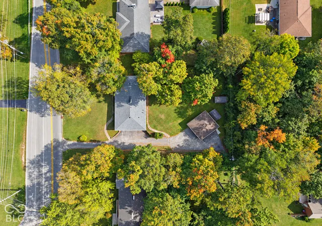 Photo 3 of Sale Pending at 3227 E Southport, Indianapolis, IN 46227 | MLS# 22131438 | Listing updated on 2026-10-28