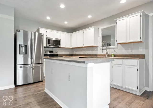Photo 4 of Single family home for sale at 9157 Harrison Run Pl, Indianapolis, IN 46256 | MLS# 22131452 | Listing updated on 2026-10-20
