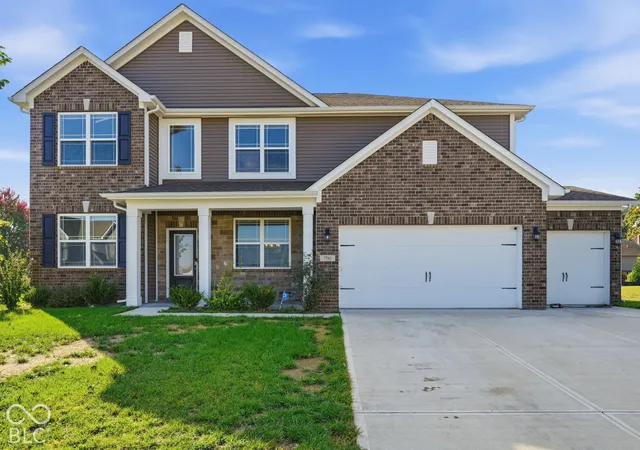 Photo 1 of Sale Pending at 7743 Fairwood Blvd, Plainfield, IN 46168 | MLS# 22131454 | Listing updated on 2026-10-27
