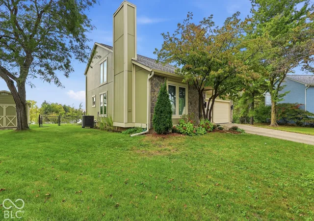 Photo 3 of Sale Pending at 7275 Monon Ct, Indianapolis, IN 46256 | MLS# 22131455 | Listing updated on 2026-10-28