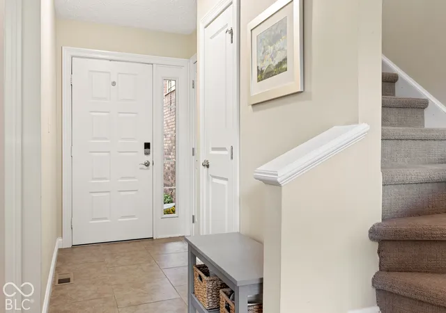 Photo 3 of Sale Pending at 8127 Farmhurst Ln, Indianapolis, IN 46236 | MLS# 22131460 | Listing updated on 2026-10-17