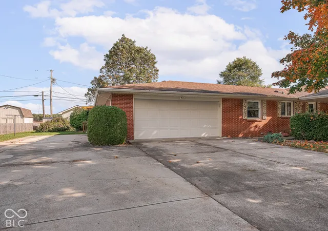 Photo 2 of Single family home for sale at 9008 Carriage, Pendleton, IN 46064 | MLS# 22131472 | Listing updated on 2026-10-17
