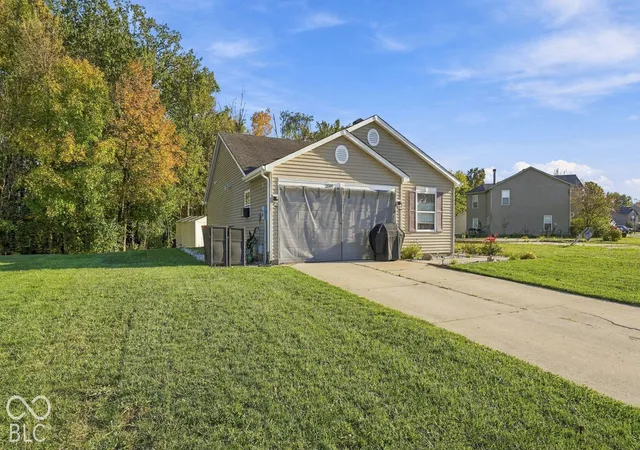 Photo 1 of Single family home for sale at 2009 Bailey Cir, Greenfield, IN 46140 | MLS# 22131491 | Listing updated on 2026-10-23