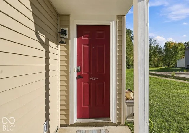 Photo 4 of Single family home for sale at 2009 Bailey Cir, Greenfield, IN 46140 | MLS# 22131491 | Listing updated on 2026-10-23