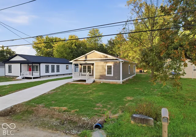 Photo 3 of Single family home for sale at 1624 Beulah Ave, Indianapolis, IN 46241 | MLS# 22131499 | Listing updated on 2026-10-21