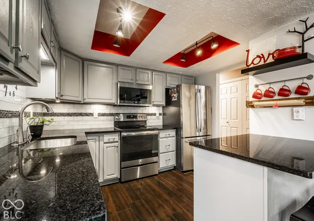 Photo 3 of Single family home for sale at 7901 Hampton Pl, Fishers, IN 46038 | MLS# 22131504 | Listing updated on 2026-10-27