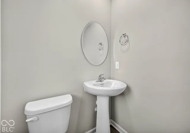 Photo 4 of Single family home for sale at 4032 Sedgewick Ln, Columbus, IN 47201 | MLS# 22131509 | Listing updated on 2026-10-14