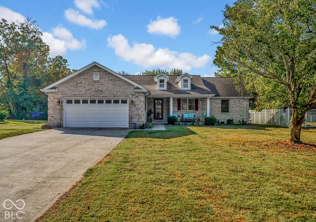 Photo 1 of Single family home for sale at 2151 Dogwood Trl, Seymour, IN 47274 | MLS# 22131537 | Listing updated on 2026-10-14