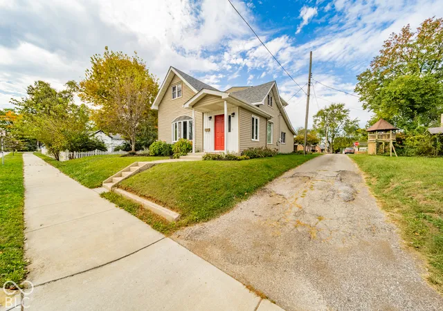 Photo 3 of Single family home for sale at 230 Franklin St, Pendleton, IN 46064 | MLS# 22131542 | Listing updated on 2026-10-27