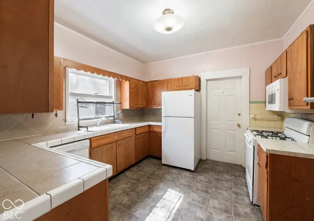 Photo 4 of Single family home for sale at 2423 Fletcher St, Anderson, IN 46016 | MLS# 22131547 | Listing updated on 2026-10-15