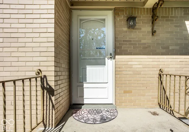 Photo 3 of Single family home for sale at 5280 E Fall Crk Pkwy N Dr, Indianapolis, IN 46220 | MLS# 22131575 | Listing updated on 2026-10-15