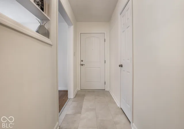 Photo 4 of Single family home for sale at 5280 E Fall Crk Pkwy N Dr, Indianapolis, IN 46220 | MLS# 22131575 | Listing updated on 2026-10-15