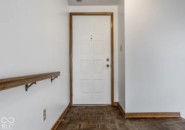 Photo 4 of Condo for sale at 6477 Miramar Ct, Indianapolis, IN 46250 | MLS# 22131577 | Listing updated on 2026-10-29
