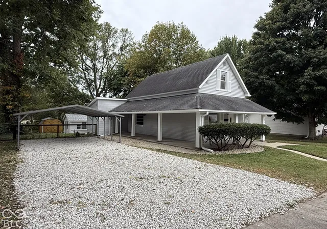 Photo 2 of Single family home for sale at 659 E Highland St, Martinsville, IN 46151 | MLS# 22131590 | Listing updated on 2026-10-15