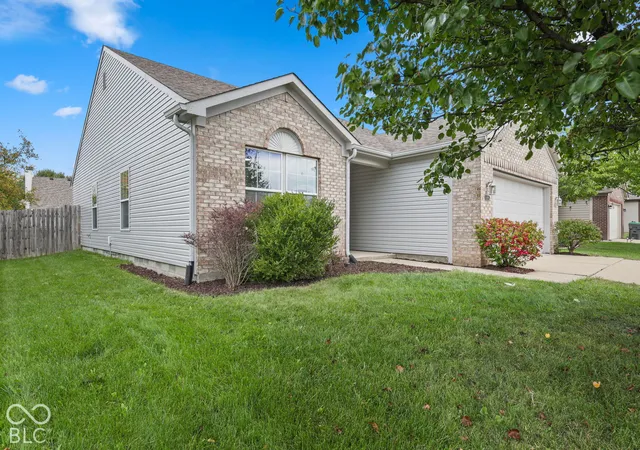 Photo 2 of Single family home for sale at 1088 Central Park Blvd S, Greenwood, IN 46143 | MLS# 22131598 | Listing updated on 2026-10-22