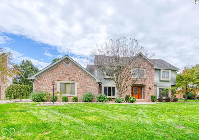 Photo 2 of Sale Pending at 7044 Oakbay Dr, Noblesville, IN 46062 | MLS# 22131605 | Listing updated on 2026-10-19